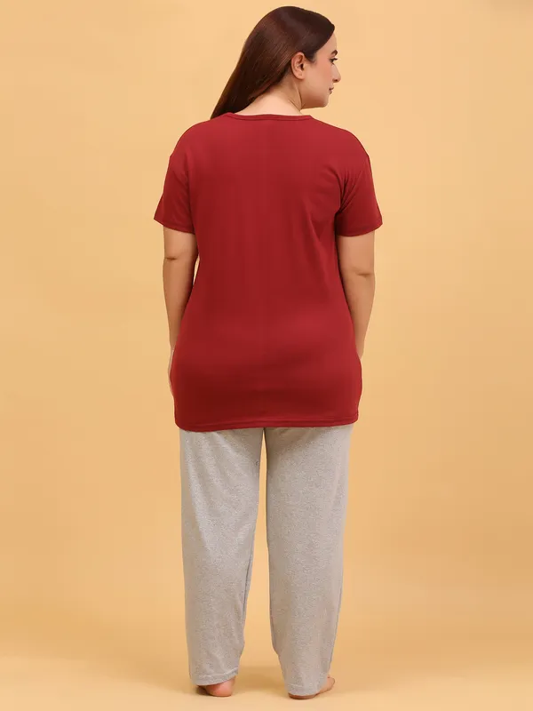 WOMEN_SHORT_TSHIRT_FAITH_HOPE_LOVE(MAROON)_LOWER(GREY)