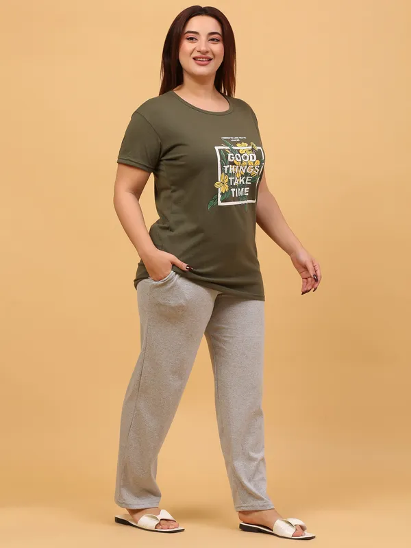 WOMEN_SHORT_TSHIRT_GOOD_THINGS(OLIVE)_LOWER(GREY)
