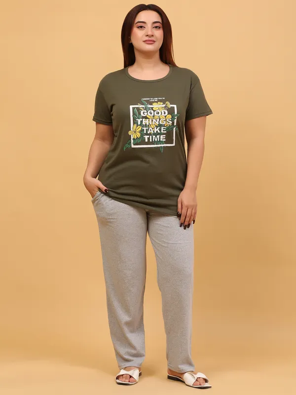 WOMEN_SHORT_TSHIRT_GOOD_THINGS(OLIVE)_LOWER(GREY)