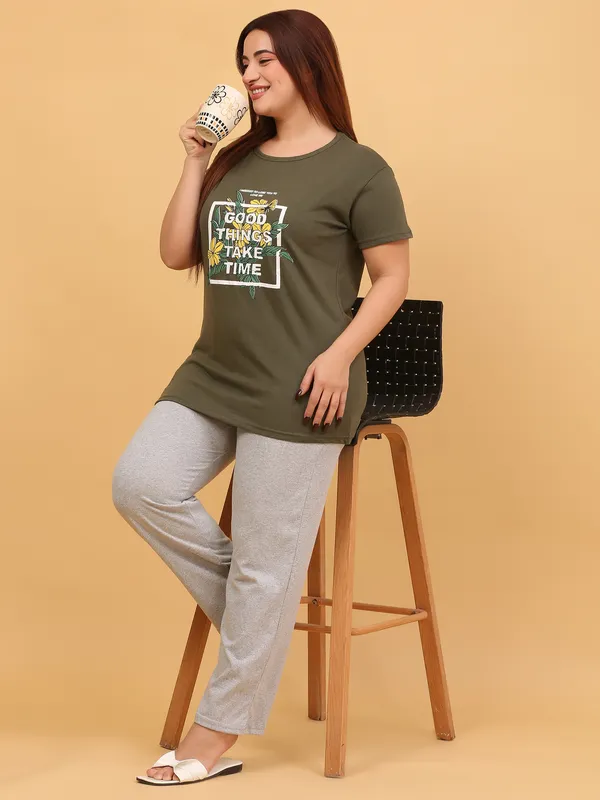 WOMEN_SHORT_TSHIRT_GOOD_THINGS(OLIVE)_LOWER(GREY)