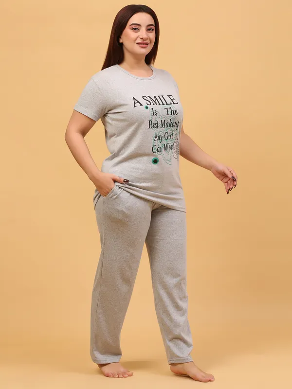 WOMEN_SHORT_TSHIRT_A_SMILE_(GREY)_LOWER(GREY)
