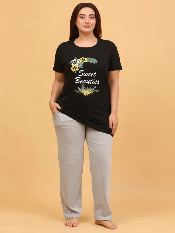 WOMEN_SHORT_TSHIRT_SWEET_(BLACK)_LOWER(GREY)