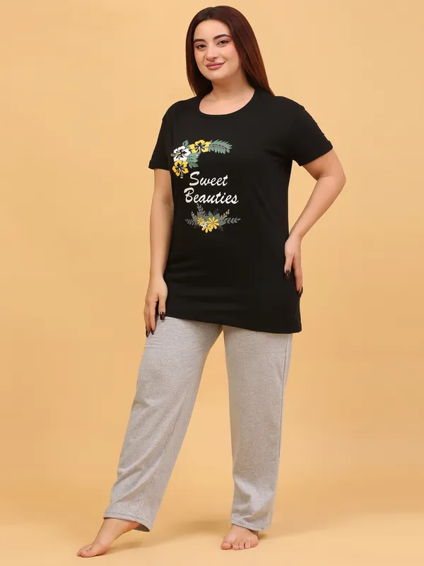 WOMEN_SHORT_TSHIRT_SWEET_(BLACK)_LOWER(GREY)