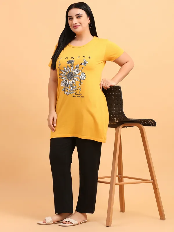 WOMEN_LONG_TSHIRT_FLOWERS(MUSTARD)_LOWER(BLACK)