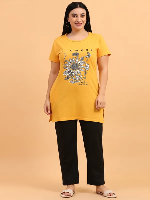 WOMEN_LONG_TSHIRT_FLOWERS(MUSTARD)_LOWER(BLACK)