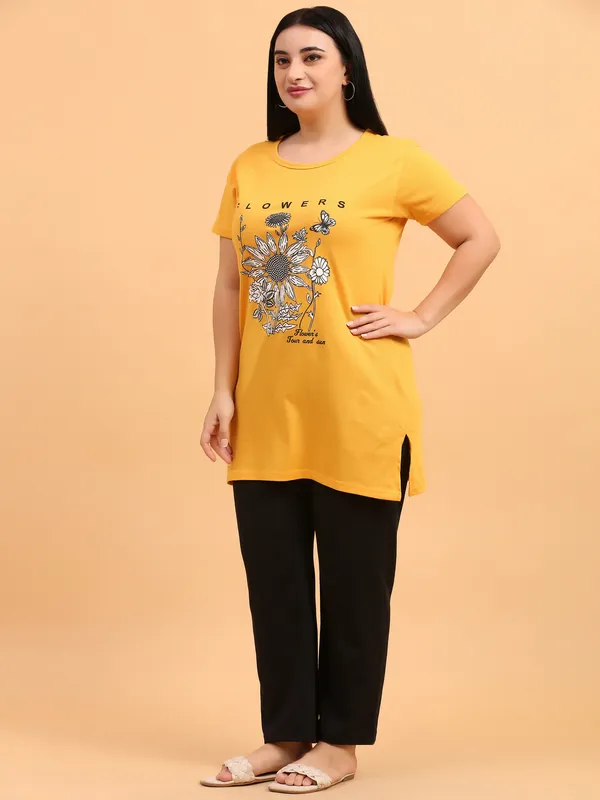 WOMEN_LONG_TSHIRT_FLOWERS(MUSTARD)_LOWER(BLACK)