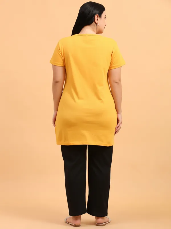 WOMEN_LONG_TSHIRT_FLOWERS(MUSTARD)_LOWER(BLACK)