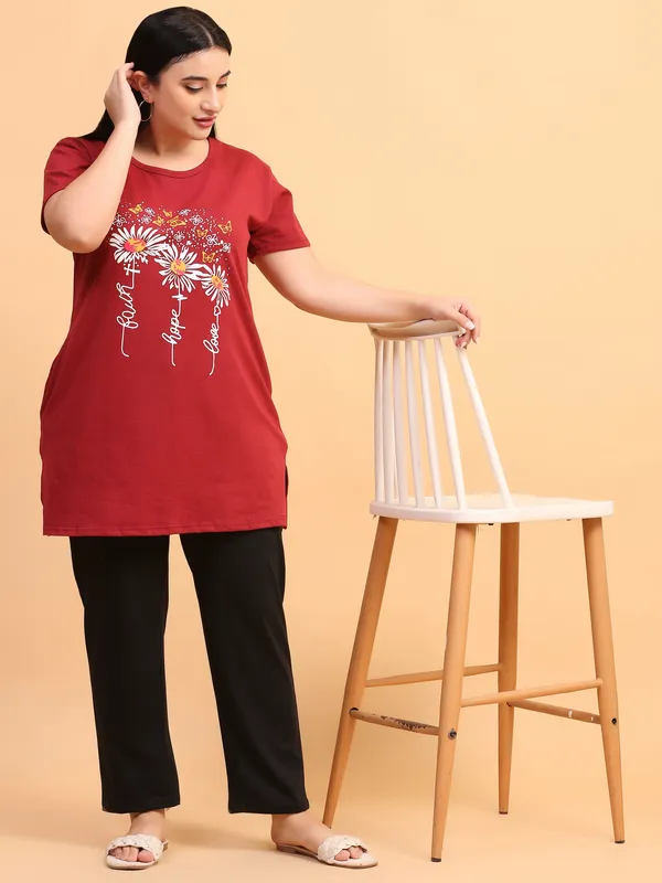 WOMEN_LONG_TSHIRT_FAITH_HOPE_LOVE(MAROON)_LOWER(BLACK)