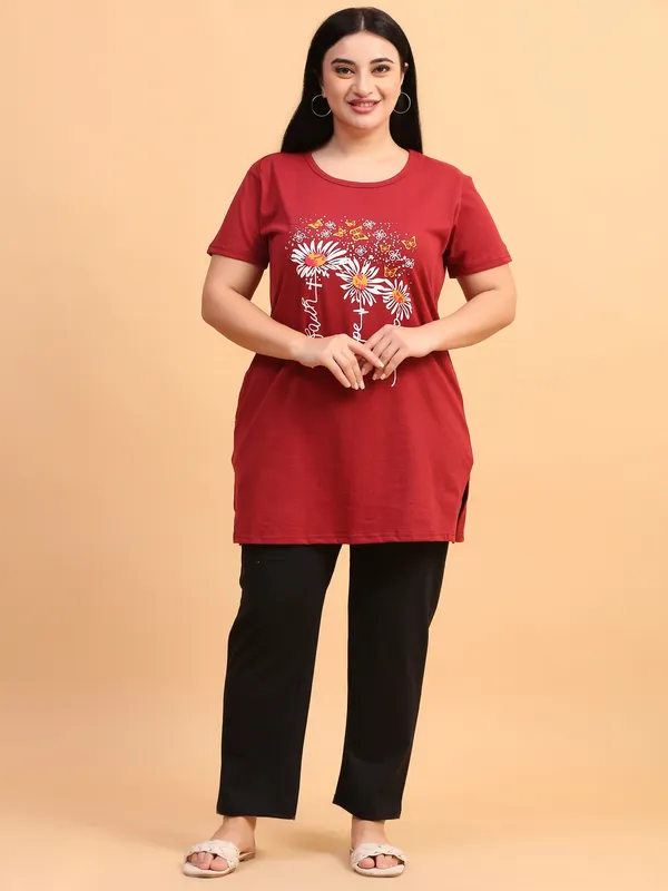WOMEN_LONG_TSHIRT_FAITH_HOPE_LOVE(MAROON)_LOWER(BLACK)