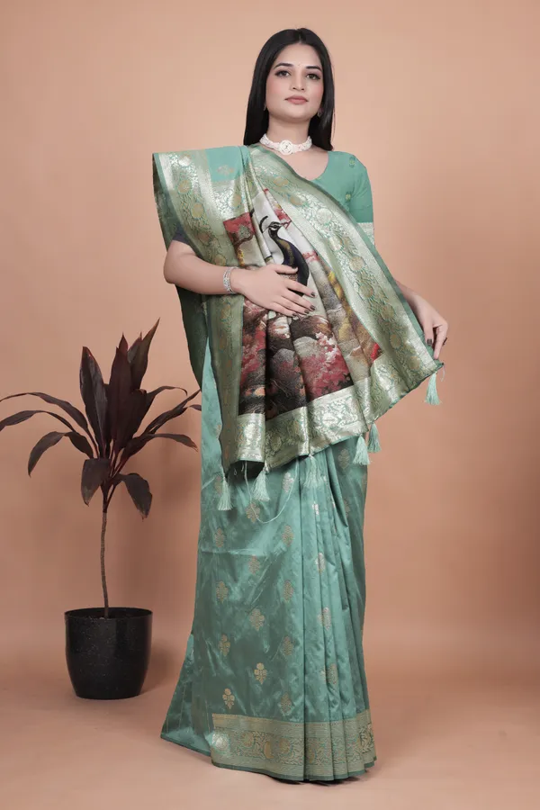 Peacock_Elegant_Motif_Silk_Saree_For_Women