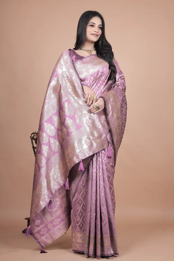 Lavender_Banarasi_Silk_Saree_With_Silver_Zari_Geometric_And_Floral_Design_For_Women