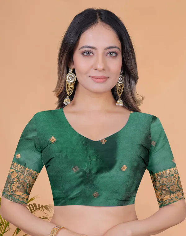 Mustard_Yellow_&_Green_Banarasi_Silk_Saree_With_Zari_Weaving_For_Women