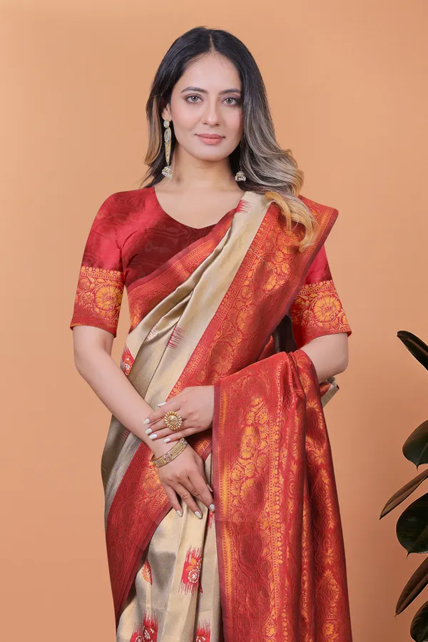 Beige_Gold_Elegant_Banarasi_Silk_Saree_With_Rich_Zari_Work_And_Contrast_Blouse_Piece_For_Women