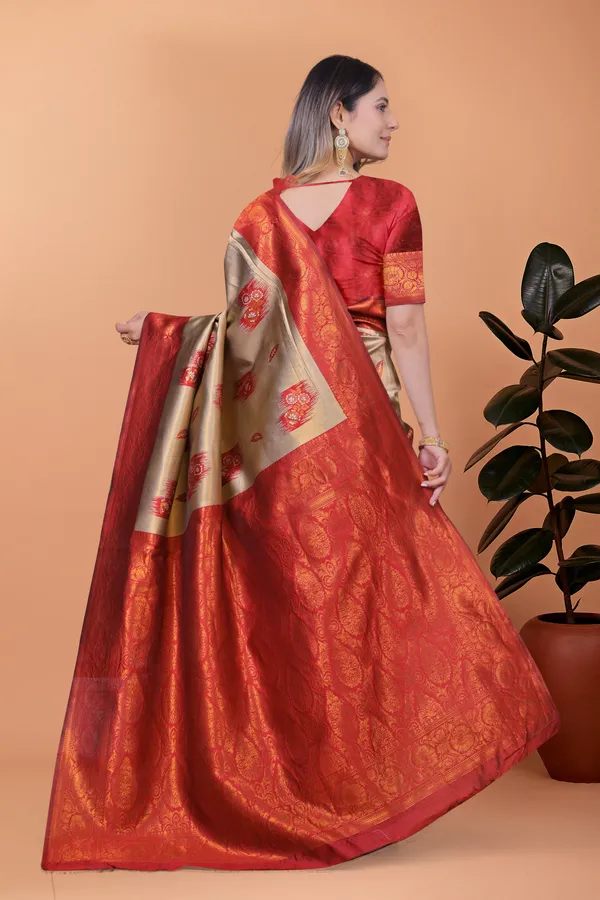 Beige_Gold_Elegant_Banarasi_Silk_Saree_With_Rich_Zari_Work_And_Contrast_Blouse_Piece_For_Women