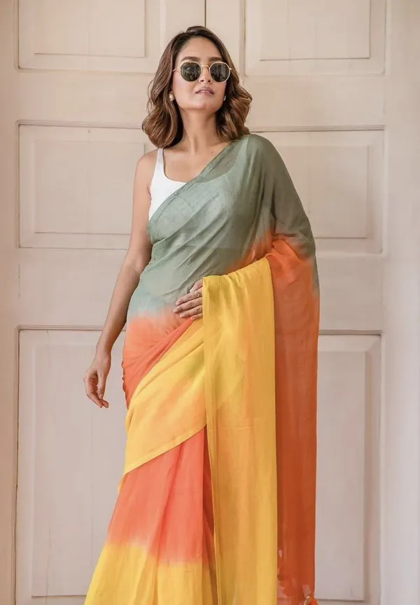Grey_And_Red_Linen_Meadow_Chic_Floral_Printed_Saree_in_Premium_For_Women