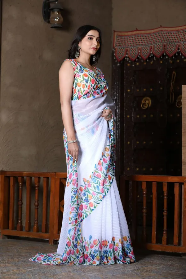 White_Linen_Urban_Blossom_Modern_Saree_with_Digital_Floral_Design_For_Women