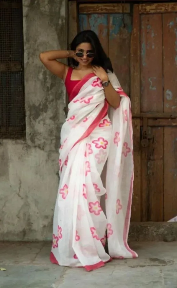 Pink_Linen_Saree_with_Soft_Floral_Charm_For_Women