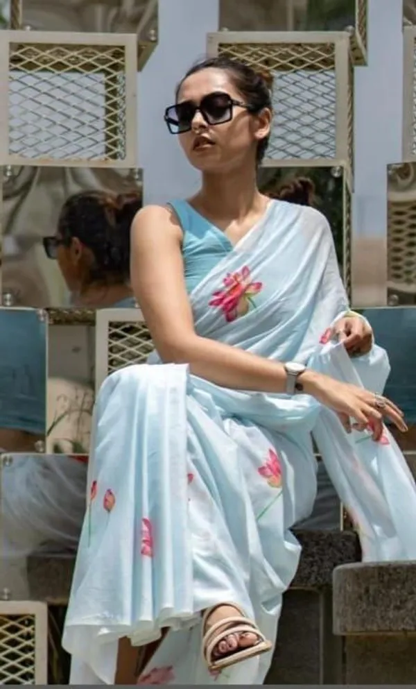 Sky_Blue_Linen_Mehek_Linen_Fresh_Floral_Print_Saree_For_Women