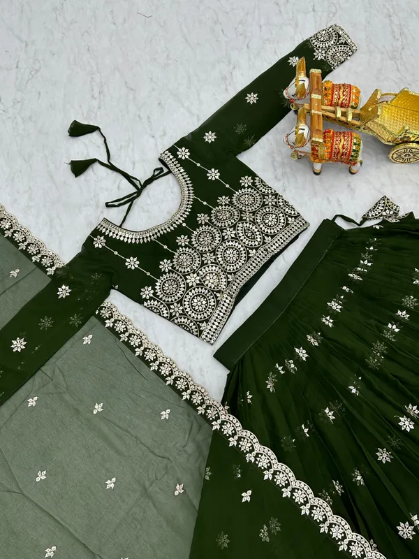 Mahendi_Heavy_Embroidert_Work_Lehenga_For_Women