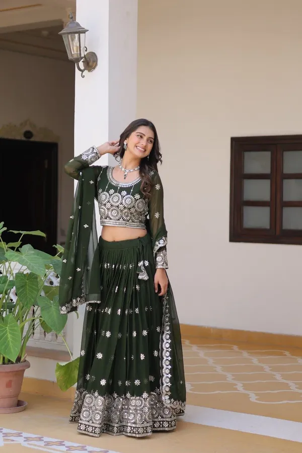 Mahendi_Heavy_Embroidert_Work_Lehenga_For_Women