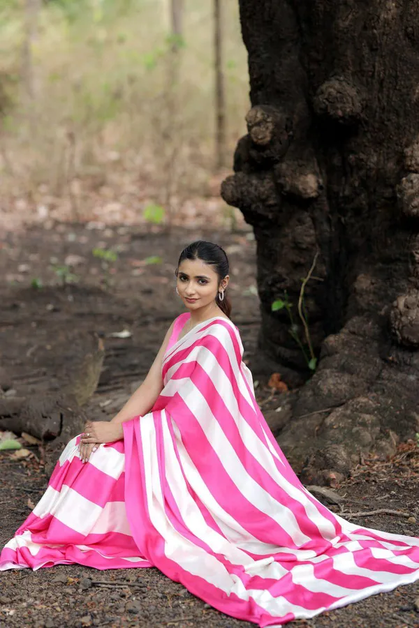 Pink_Satin_Saree_with_Artistic_Digital_Prints_For_Women