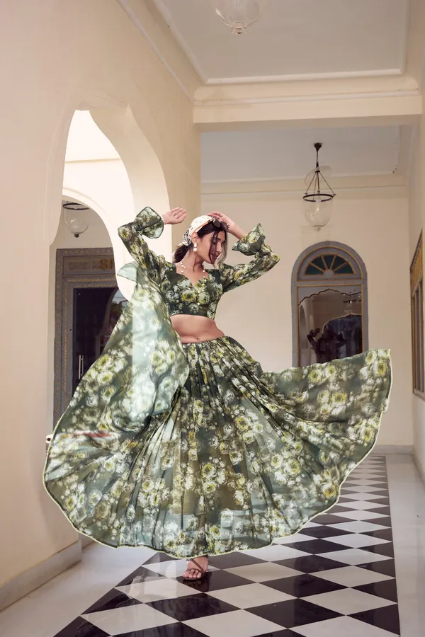 Mahendi_Weightless_Marbal_(Georgette)_Printed_with_love_and_petals_Saree_For_Women