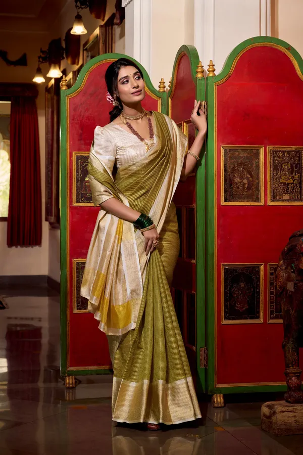 Green_Weightless_Marbal_(Georgette)_Printed_with_love_and_petals_Saree_For_Women