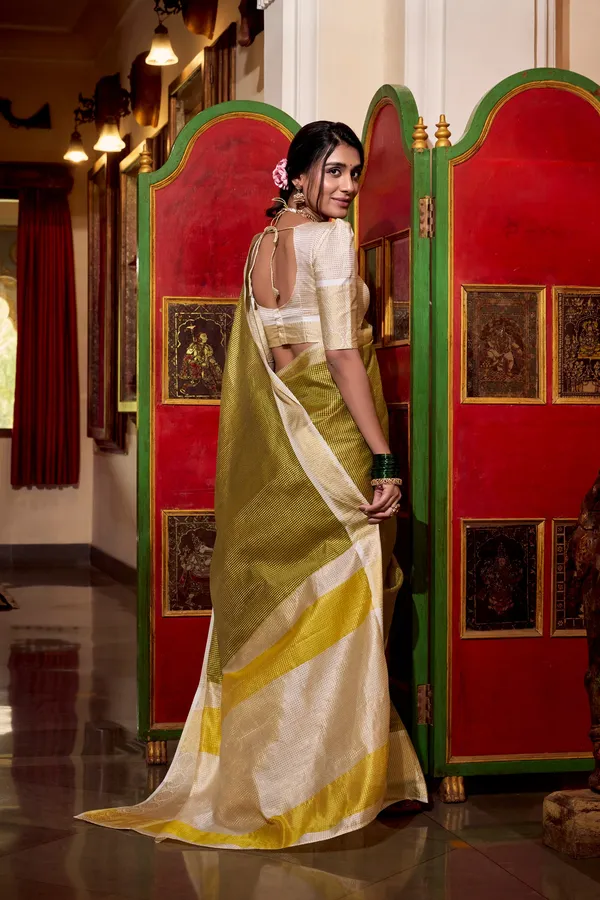 Green_Weightless_Marbal_(Georgette)_Printed_with_love_and_petals_Saree_For_Women