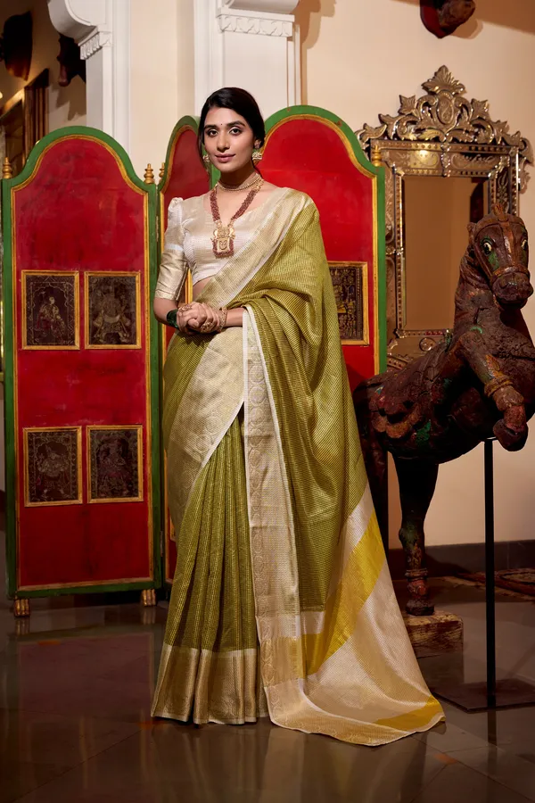 Green_Weightless_Marbal_(Georgette)_Printed_with_love_and_petals_Saree_For_Women