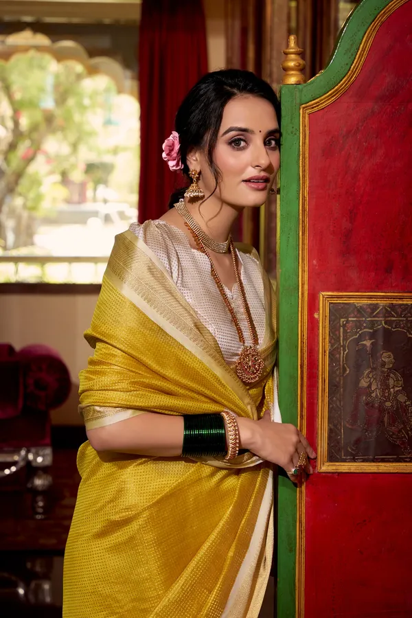 Yellow_Weightless_Marbal_(Georgette)_Printed_with_love_and_petals_Saree_For_Women