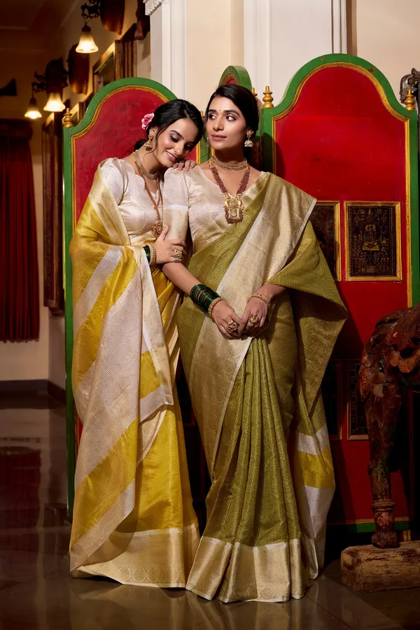 Yellow_Weightless_Marbal_(Georgette)_Printed_with_love_and_petals_Saree_For_Women