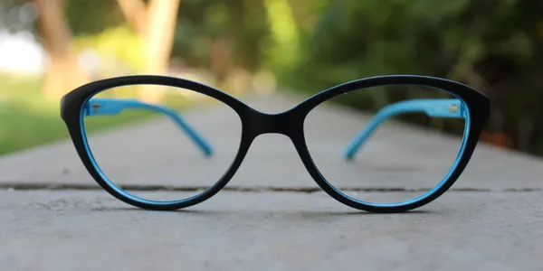 Black_&_Blue_Cat_Eye_Shape_Tr_Full_Rim_Frames_For_Girls_Lightweight_Eyeframes_And_Eyewear_For_Unisex_|_Blue_Ray_Zero_Power