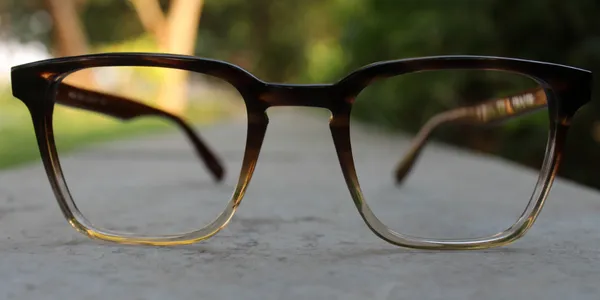 Brown_&_White_Wayfarer_Shaped_Premium_Acetate_Full_Rim_Lightweight_Premium_Eye_Frames_For_Unisex_|_Blue_Ray_Zero_Power