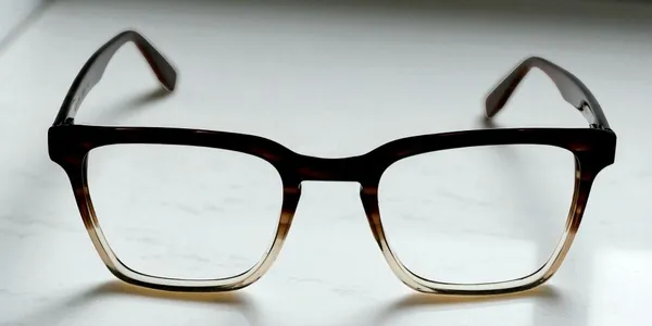 Brown_&_White_Wayfarer_Shaped_Premium_Acetate_Full_Rim_Lightweight_Premium_Eye_Frames_For_Unisex_|_Blue_Ray_Zero_Power