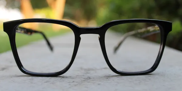 Black_&_White_Wayfarer_Shaped_Premium_Acetate_Full_Rim_Lightweight_Premium_Eye_Frames_For_Unisex_|_Blue_Ray_Zero_Power