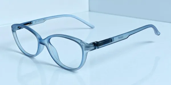 Black_&_White_Cat_Eye_Shape_Tr_Full_Rim_Frames_For_Girls_Lightweight_Eyeframes_And_Eyewear_For_Unisex_|_Blue_Ray_Zero_Power
