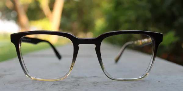 Black_&_White_Wayfarer_Shaped_Premium_Acetate_Full_Rim_Lightweight_Premium_Eye_Frames_For_Unisex_|_Blue_Ray_Zero_Power