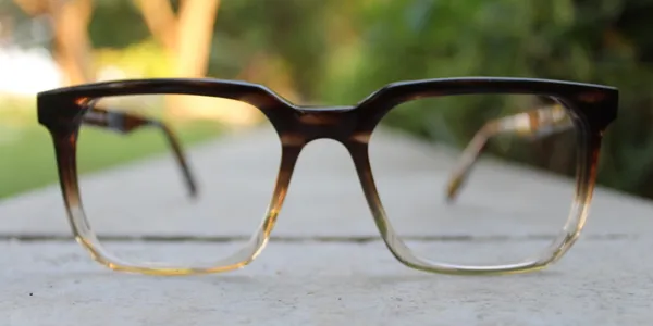 Light_Brown_&_White_Wayfarer_Shaped_Premium_Acetate_Full_Rim_Lightweight_Premium_Eye_Frames_For_Unisex_|_Blue_Ray_Zero_Power