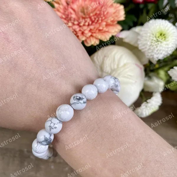 White_Howlite_Bracelet_for_Peace,_Stress_Relief_&_Sleep_-_Crystal_Healing_Bracelet