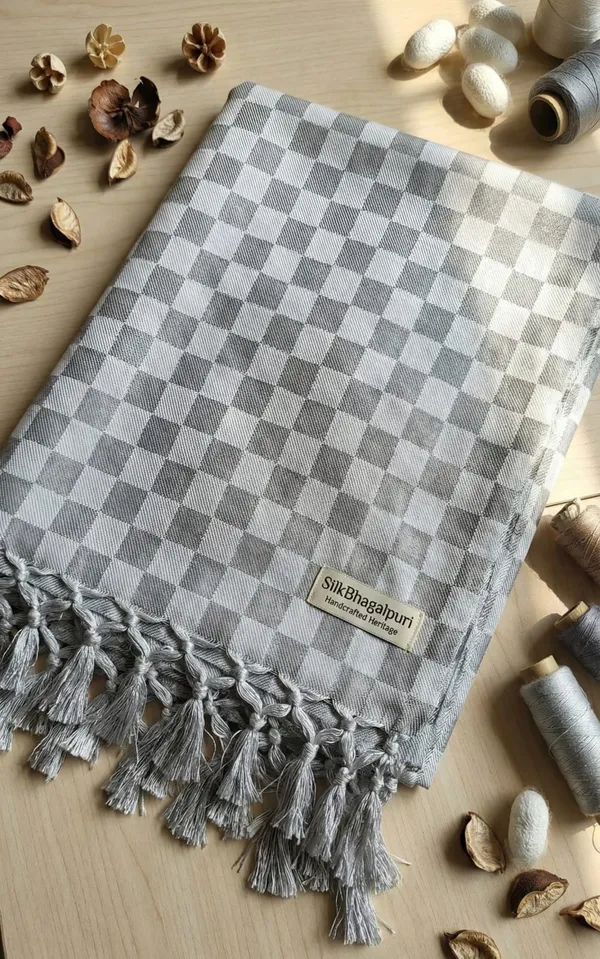 Grey_Lightweight_3_D_Box_Design_Bhagalpuri_Chadar