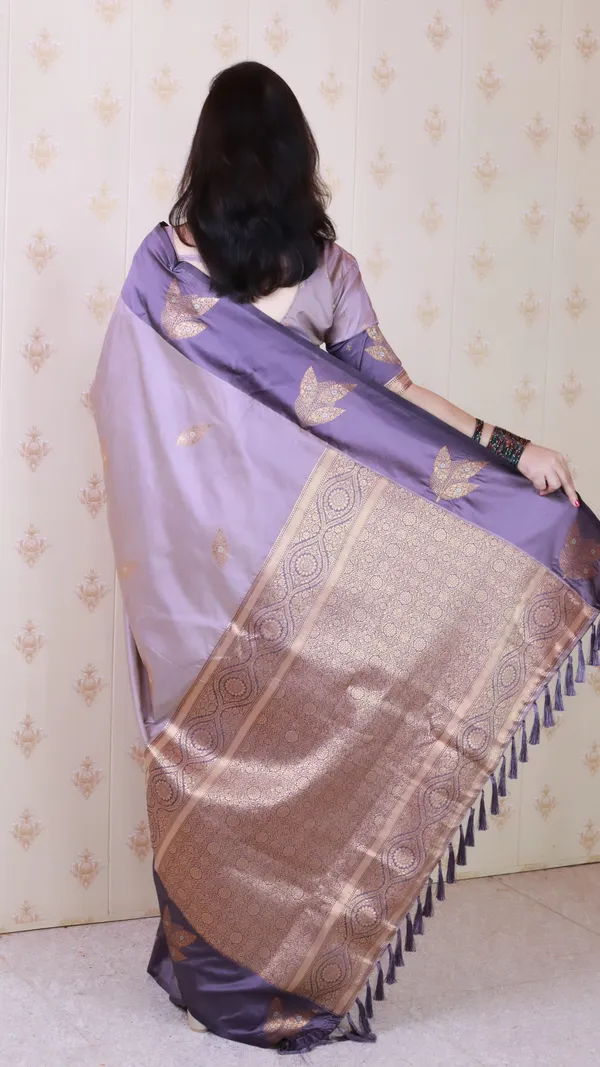Lavender_Soft_Silk_With_Zig_Zag_Motifs_Saree_With_Blouse_Piece_For_Women_&_Girl