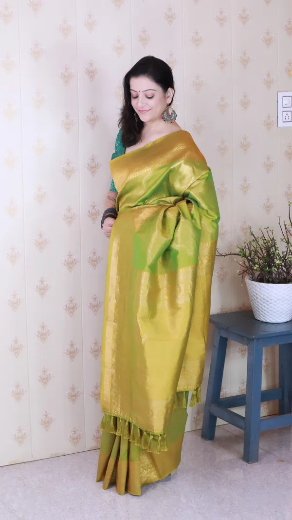 Mehandi_Soft_Silk_With_Flower_Meenakari_Motifs_Saree_With_Blouse_Piece_For_Women_&_Girl