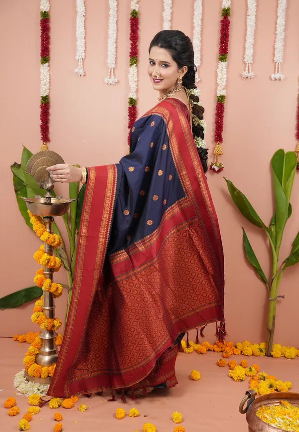 Navy_Soft_Silk_With_Floral_Motifs_Weaved_Saree_With_Blouse_Piece_For_Women_&_Girl