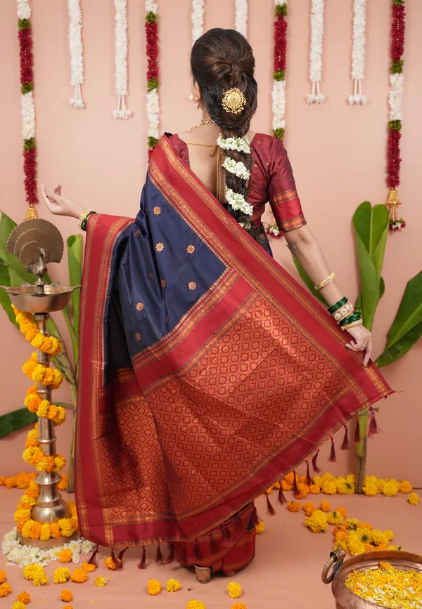 Navy_Soft_Silk_With_Floral_Motifs_Weaved_Saree_With_Blouse_Piece_For_Women_&_Girl