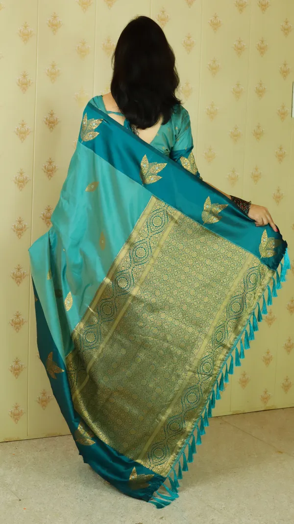 Blue_Soft_Silk_With_Zig_Zag_Motifs_Saree_With_Blouse_Piece_For_Women_&_Girl