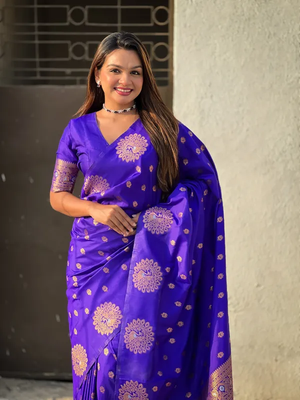 Blue_Premium_Soft_Moonga_Silk_With_Blouse_Piece_For_Women_&_Girls