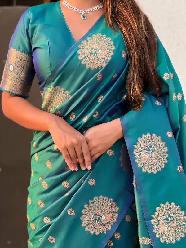 Green_Premium_Soft_Moonga_Silk_With_Blouse_Piece_For_Women_&_Girls
