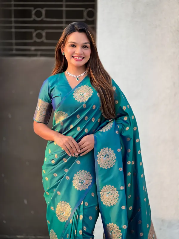 Green_Premium_Soft_Moonga_Silk_With_Blouse_Piece_For_Women_&_Girls