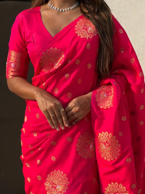 Red_Premium_Soft_Moonga_Silk_With_Blouse_Piece_For_Women_&_Girls