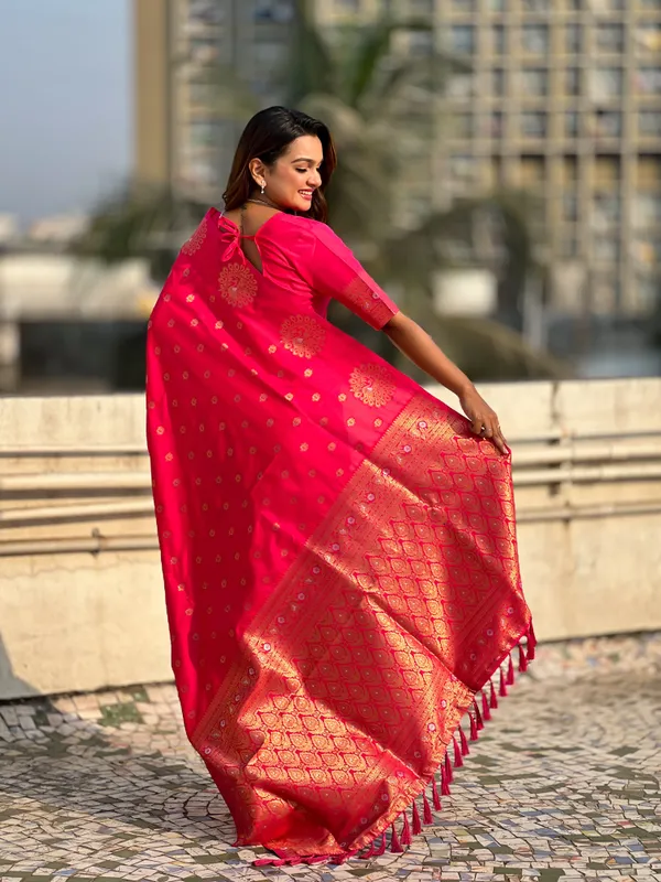 Red_Premium_Soft_Moonga_Silk_With_Blouse_Piece_For_Women_&_Girls